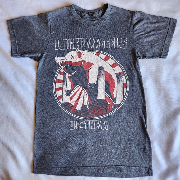 Roger Waters Us + Them Rock N Roll Band Concert Tour Small Gray Graphic T-Shirt - Picture 2 of 6